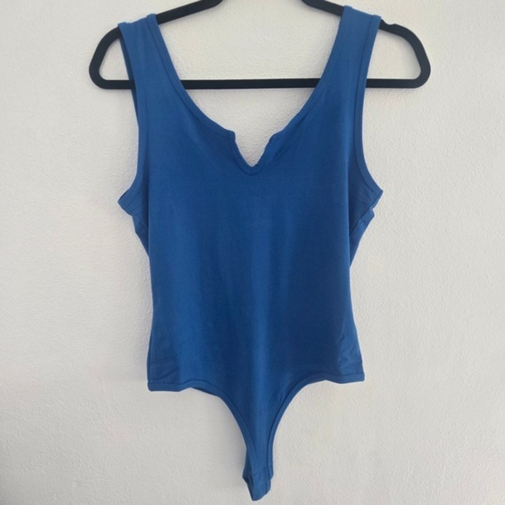 Zenana Royal Blue Notched V Neck Sleeveless Bodysuit Size Large